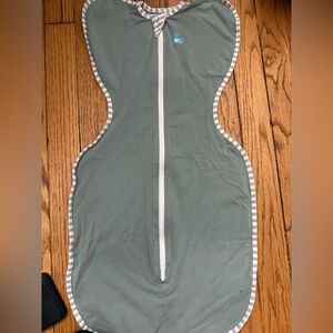 Love to Dream Green swaddle up